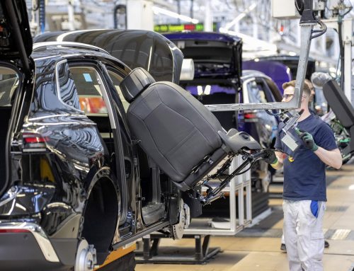 Volkswagen prevê paralisações por escassez de chips e alerta funcionários na Alemanha